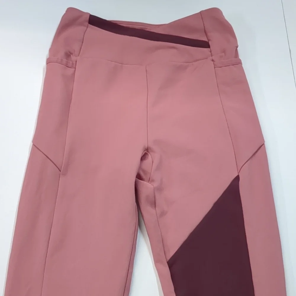 Gymshark Rose and Maroon Workout Set - Picture 6 of 9